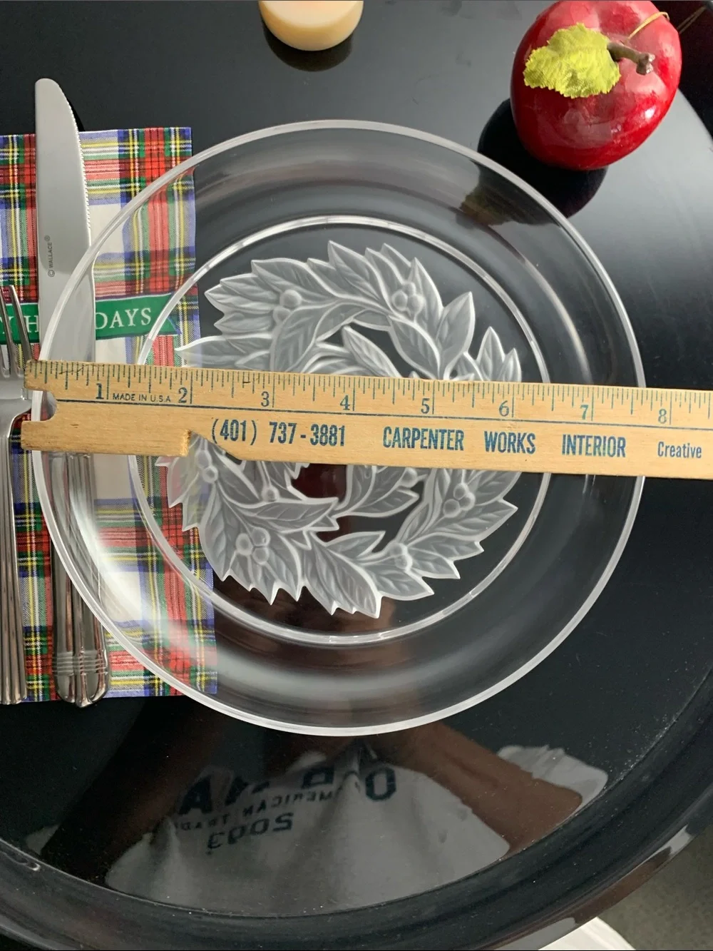 SASAKI CRYSTAL Clear 7 3/4 in Plate with Frosted Wreath Motif plus Fork & Knife
